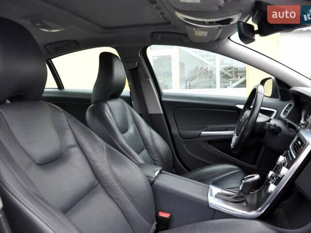 Черный Вольво С60, объемом двигателя 1.97 л и пробегом 82 тыс. км за 10500 $, фото 27 на Automoto.ua