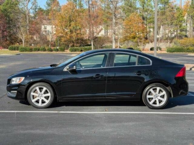 Черный Вольво С60, объемом двигателя 2.5 л и пробегом 99 тыс. км за 6600 $, фото 3 на Automoto.ua