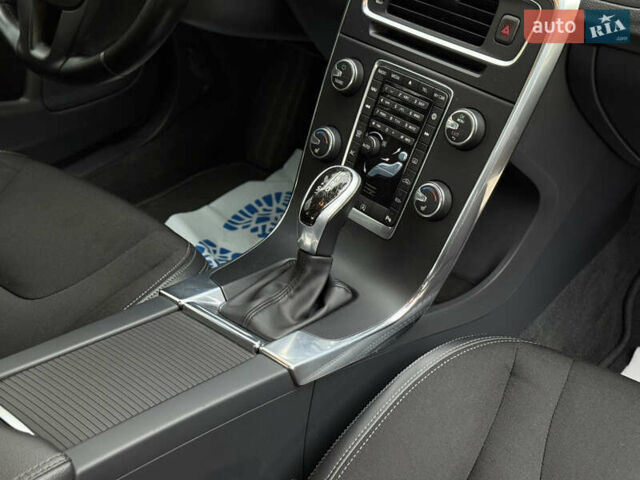 Черный Вольво С60, объемом двигателя 1.97 л и пробегом 237 тыс. км за 14800 $, фото 13 на Automoto.ua