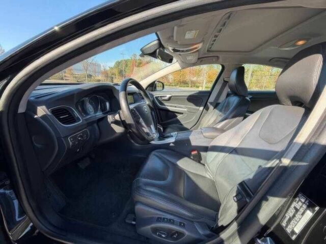 Черный Вольво С60, объемом двигателя 2.5 л и пробегом 99 тыс. км за 6600 $, фото 8 на Automoto.ua