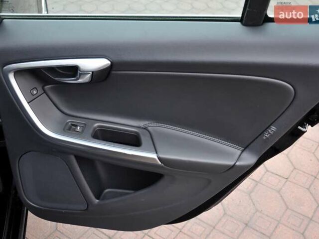 Черный Вольво С60, объемом двигателя 1.97 л и пробегом 82 тыс. км за 10500 $, фото 21 на Automoto.ua