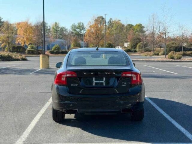 Черный Вольво С60, объемом двигателя 2.5 л и пробегом 99 тыс. км за 6600 $, фото 5 на Automoto.ua