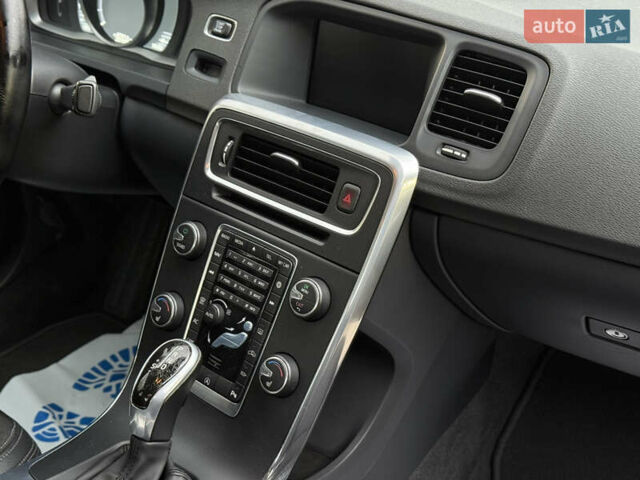 Черный Вольво С60, объемом двигателя 1.97 л и пробегом 237 тыс. км за 14800 $, фото 12 на Automoto.ua