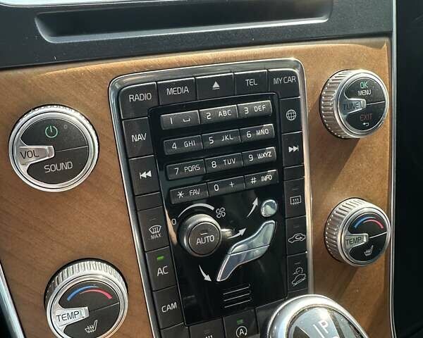 Чорний Вольво С60, об'ємом двигуна 2.4 л та пробігом 79 тис. км за 23500 $, фото 10 на Automoto.ua