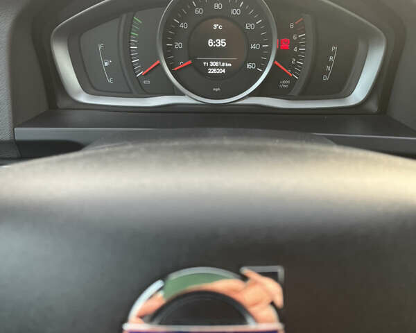 Черный Вольво С60, объемом двигателя 1.97 л и пробегом 225 тыс. км за 13700 $, фото 8 на Automoto.ua