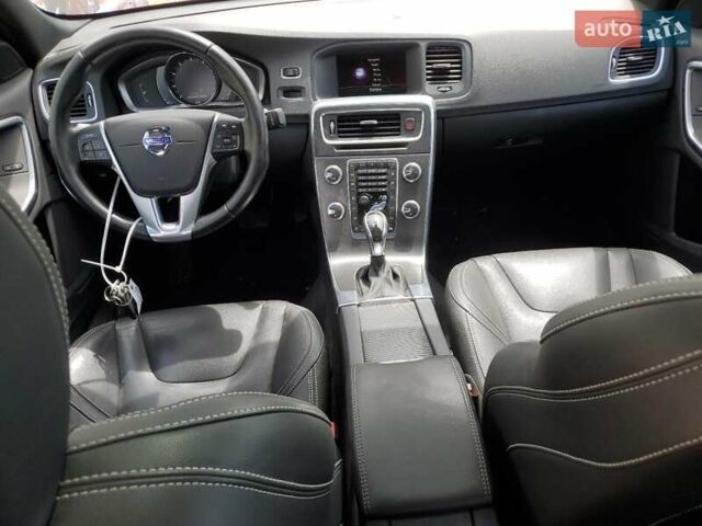 Черный Вольво С60, объемом двигателя 2 л и пробегом 88 тыс. км за 3000 $, фото 3 на Automoto.ua