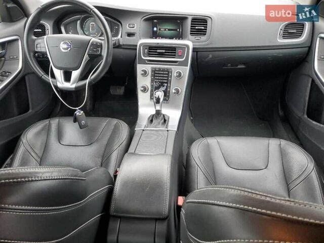 Черный Вольво С60, объемом двигателя 2 л и пробегом 77 тыс. км за 3000 $, фото 7 на Automoto.ua