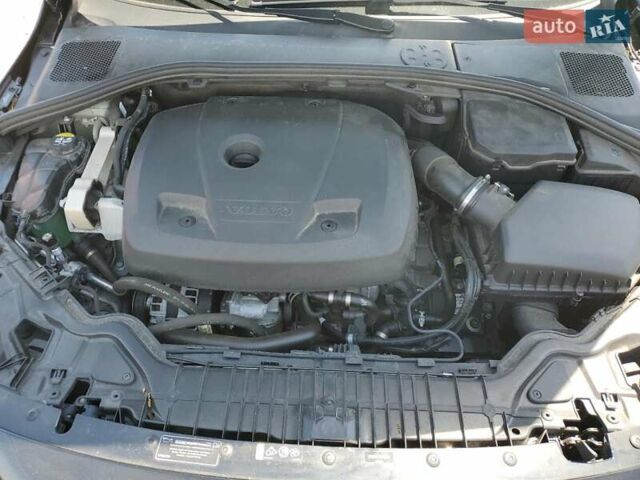 Черный Вольво С60, объемом двигателя 2 л и пробегом 62 тыс. км за 3000 $, фото 10 на Automoto.ua