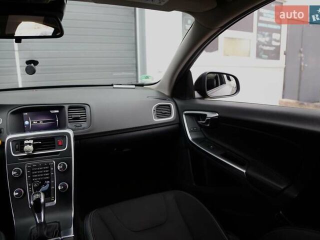 Черный Вольво С60, объемом двигателя 1.97 л и пробегом 217 тыс. км за 15500 $, фото 14 на Automoto.ua