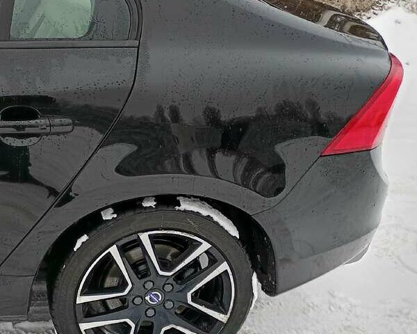 Черный Вольво С60, объемом двигателя 1.97 л и пробегом 186 тыс. км за 14200 $, фото 4 на Automoto.ua