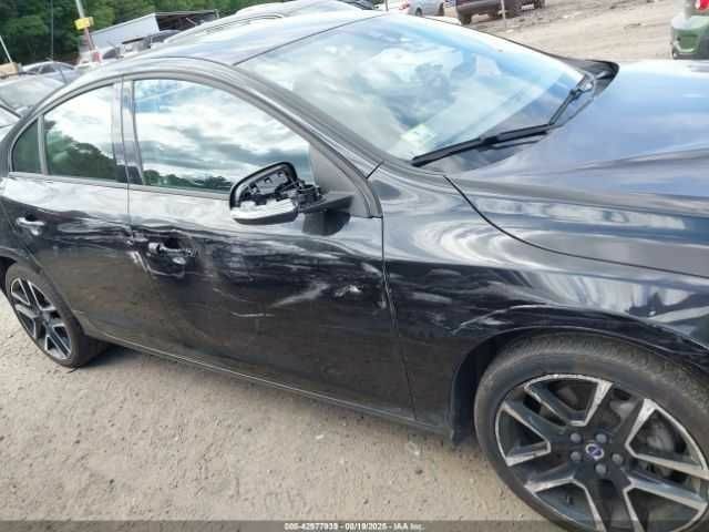 Чорний Вольво С60, об'ємом двигуна 2 л та пробігом 24 тис. км за 2100 $, фото 5 на Automoto.ua