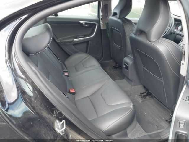 Чорний Вольво С60, об'ємом двигуна 2 л та пробігом 24 тис. км за 2100 $, фото 7 на Automoto.ua