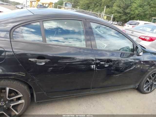 Чорний Вольво С60, об'ємом двигуна 2 л та пробігом 24 тис. км за 2100 $, фото 13 на Automoto.ua