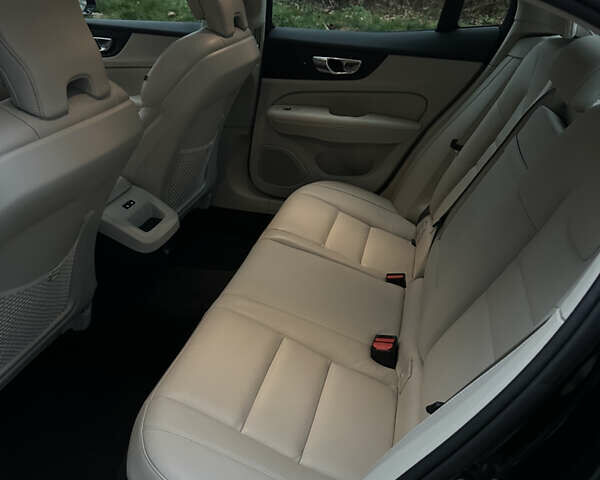 Чорний Вольво С60, об'ємом двигуна 1.97 л та пробігом 180 тис. км за 25800 $, фото 14 на Automoto.ua