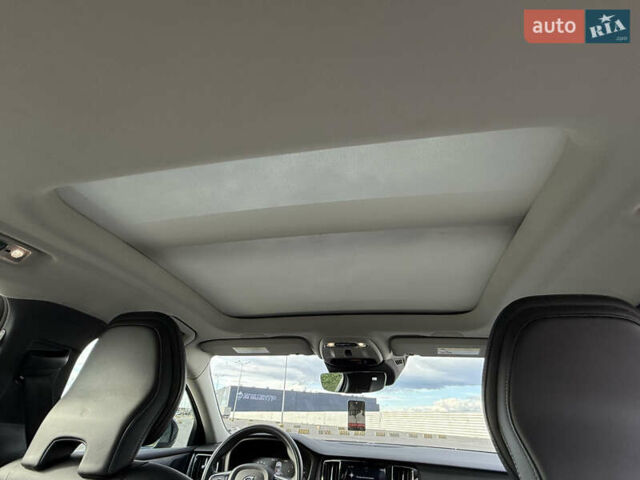 Чорний Вольво С60, об'ємом двигуна 1.97 л та пробігом 43 тис. км за 25500 $, фото 22 на Automoto.ua