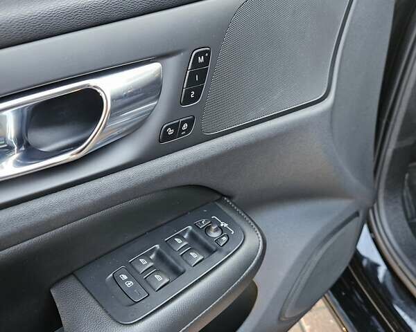 Чорний Вольво С60, об'ємом двигуна 1.97 л та пробігом 100 тис. км за 31990 $, фото 25 на Automoto.ua