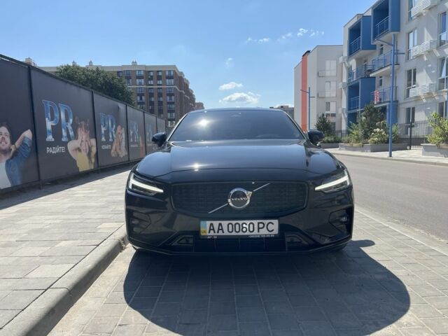 Чорний Вольво С60, об'ємом двигуна 2 л та пробігом 19 тис. км за 34500 $, фото 2 на Automoto.ua