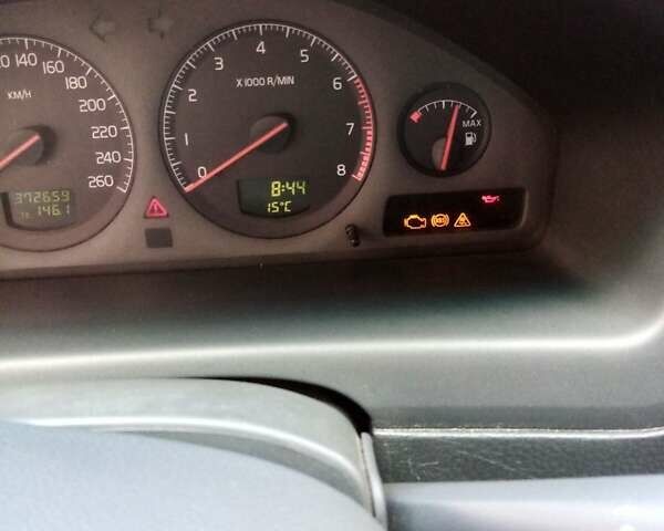 Красный Вольво С60, объемом двигателя 2.4 л и пробегом 373 тыс. км за 4900 $, фото 13 на Automoto.ua