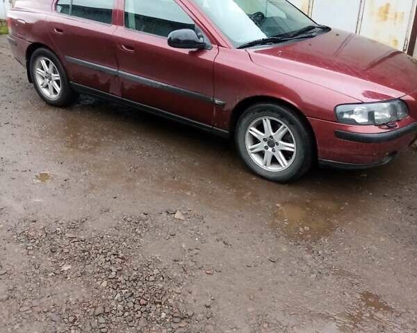 Красный Вольво С60, объемом двигателя 2.4 л и пробегом 373 тыс. км за 4900 $, фото 1 на Automoto.ua