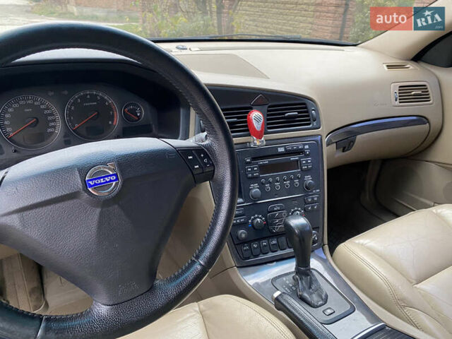 Красный Вольво С60, объемом двигателя 2.5 л и пробегом 260 тыс. км за 6800 $, фото 8 на Automoto.ua