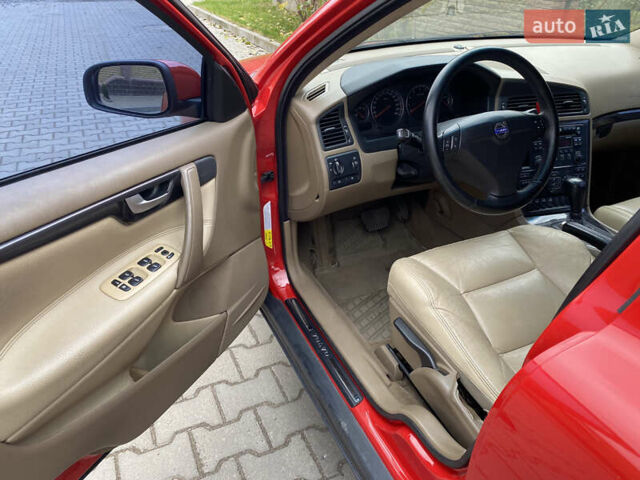 Красный Вольво С60, объемом двигателя 2.5 л и пробегом 260 тыс. км за 6800 $, фото 9 на Automoto.ua