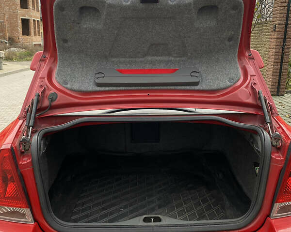 Красный Вольво С60, объемом двигателя 2.5 л и пробегом 260 тыс. км за 6800 $, фото 5 на Automoto.ua