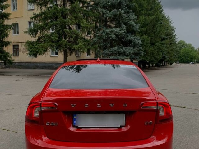 Красный Вольво С60, объемом двигателя 2 л и пробегом 263 тыс. км за 11250 $, фото 4 на Automoto.ua