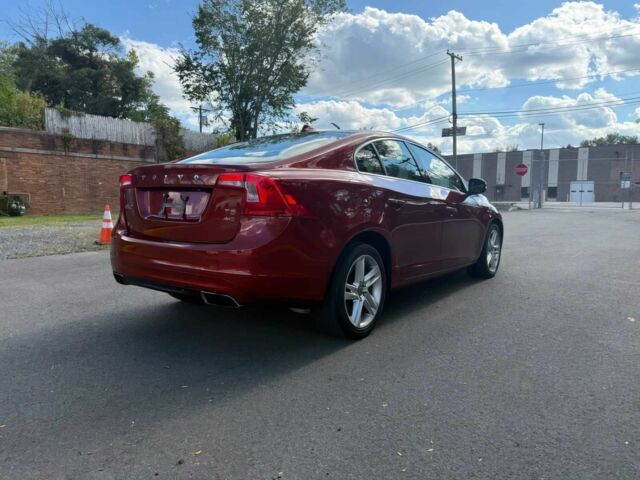 Красный Вольво С60, объемом двигателя 2.5 л и пробегом 70 тыс. км за 7000 $, фото 6 на Automoto.ua