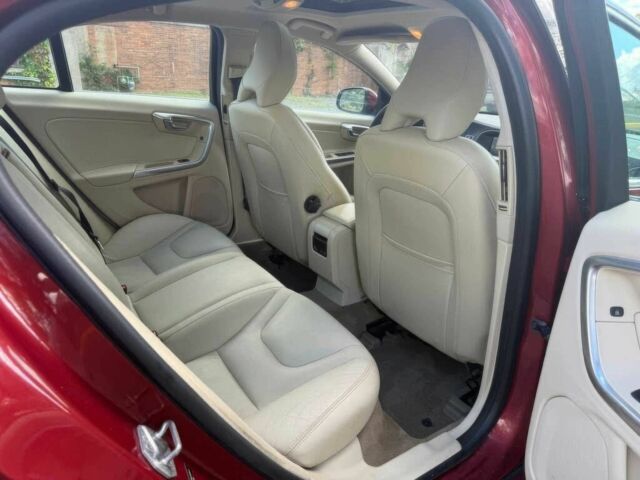 Вольво С60 2015 у Одесі на Automoto.ua Червоний Вольво С60, об'ємом двигуна 2.5 л та пробігом 79 тис. км за 1500 $, фото 13 на Automoto.ua