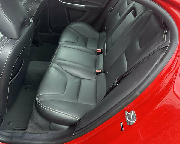 Червоний Вольво С60, об'ємом двигуна 2 л та пробігом 162 тис. км за 15000 $, фото 8 на Automoto.ua