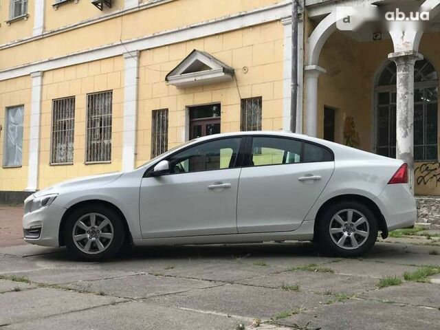 Вольво С60, объемом двигателя 1.6 л и пробегом 291 тыс. км за 12590 $, фото 4 на Automoto.ua