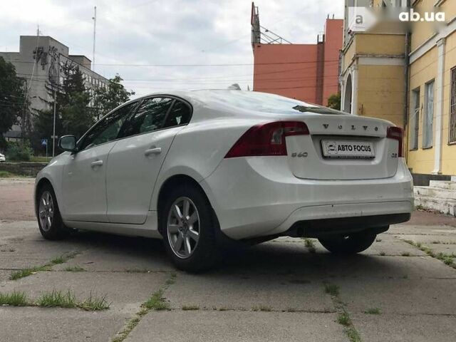 Вольво С60, объемом двигателя 1.6 л и пробегом 291 тыс. км за 12590 $, фото 5 на Automoto.ua