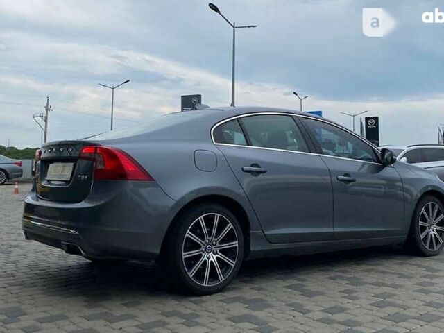 Вольво С60, объемом двигателя 2.5 л и пробегом 108 тыс. км за 15000 $, фото 2 на Automoto.ua