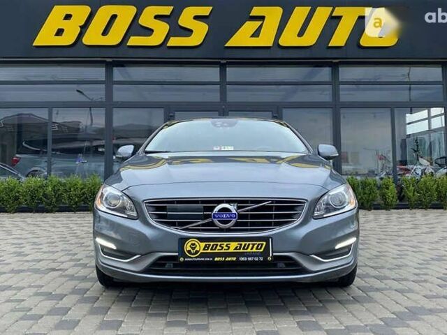 Вольво С60, объемом двигателя 2.5 л и пробегом 108 тыс. км за 15000 $, фото 7 на Automoto.ua