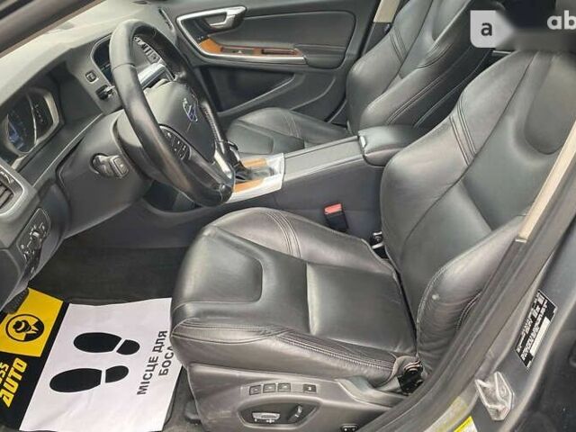 Вольво С60, объемом двигателя 2.5 л и пробегом 108 тыс. км за 15000 $, фото 9 на Automoto.ua