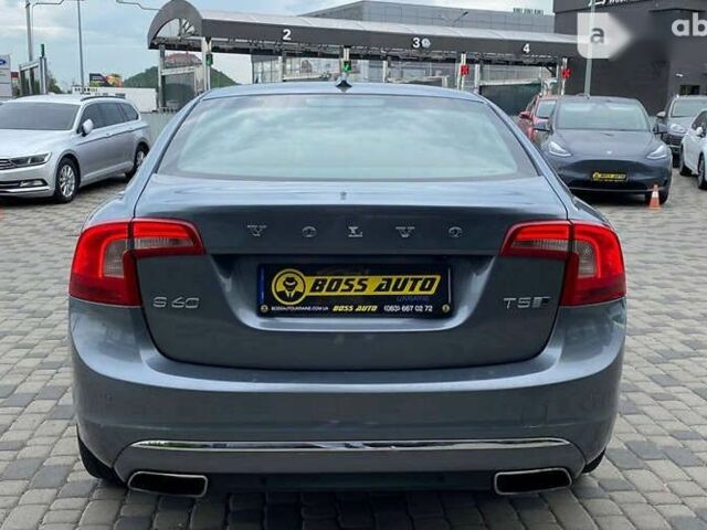 Вольво С60, объемом двигателя 2.5 л и пробегом 108 тыс. км за 15000 $, фото 3 на Automoto.ua