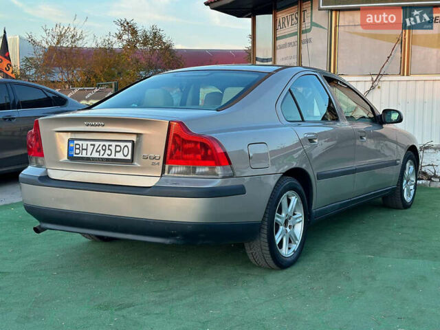 Вольво С60, объемом двигателя 2.4 л и пробегом 220 тыс. км за 3800 $, фото 4 на Automoto.ua