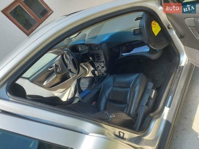 Вольво С60, объемом двигателя 2.4 л и пробегом 347 тыс. км за 5700 $, фото 13 на Automoto.ua