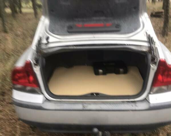 Вольво С60, объемом двигателя 2.4 л и пробегом 347 тыс. км за 5700 $, фото 6 на Automoto.ua