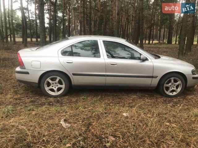 Вольво С60, объемом двигателя 2.4 л и пробегом 347 тыс. км за 5700 $, фото 9 на Automoto.ua