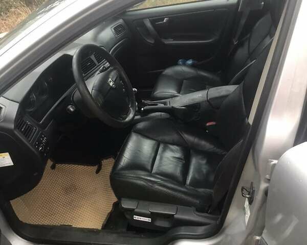 Вольво С60, объемом двигателя 2.4 л и пробегом 347 тыс. км за 5700 $, фото 2 на Automoto.ua