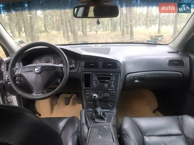 Вольво С60, объемом двигателя 2.4 л и пробегом 347 тыс. км за 5700 $, фото 1 на Automoto.ua