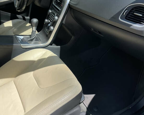 Вольво С60, об'ємом двигуна 1.98 л та пробігом 285 тис. км за 10000 $, фото 20 на Automoto.ua