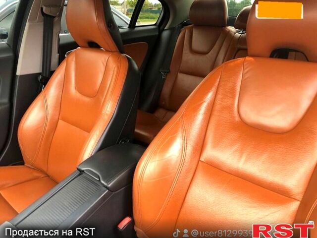 Вольво С60, объемом двигателя 3 л и пробегом 260 тыс. км за 10000 $, фото 4 на Automoto.ua