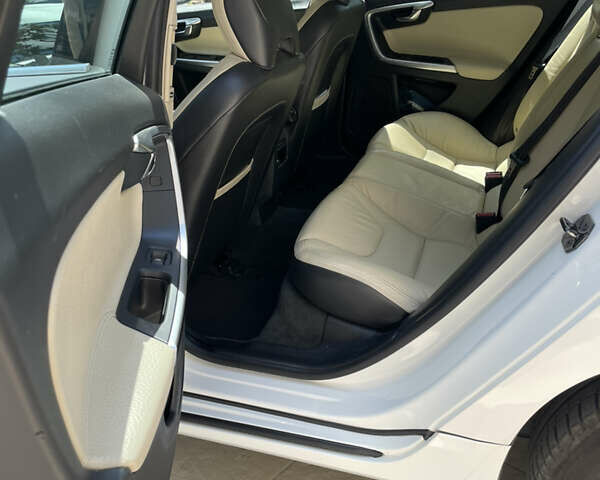 Вольво С60, об'ємом двигуна 1.98 л та пробігом 285 тис. км за 10000 $, фото 15 на Automoto.ua