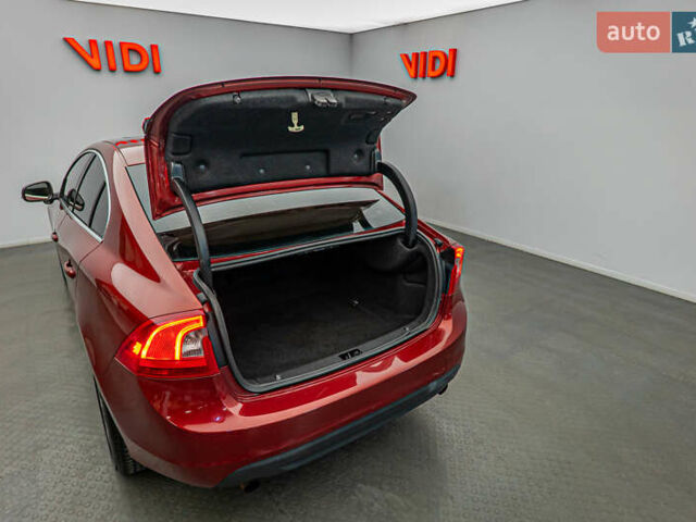 Вольво С60, об'ємом двигуна 2.5 л та пробігом 202 тис. км за 8432 $, фото 6 на Automoto.ua