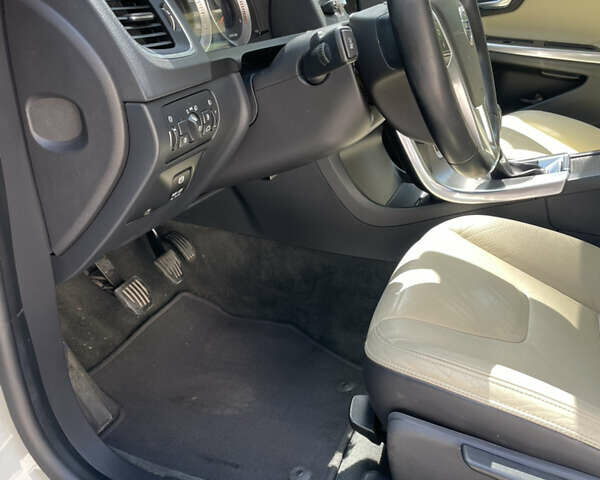 Вольво С60, об'ємом двигуна 1.98 л та пробігом 285 тис. км за 10000 $, фото 12 на Automoto.ua