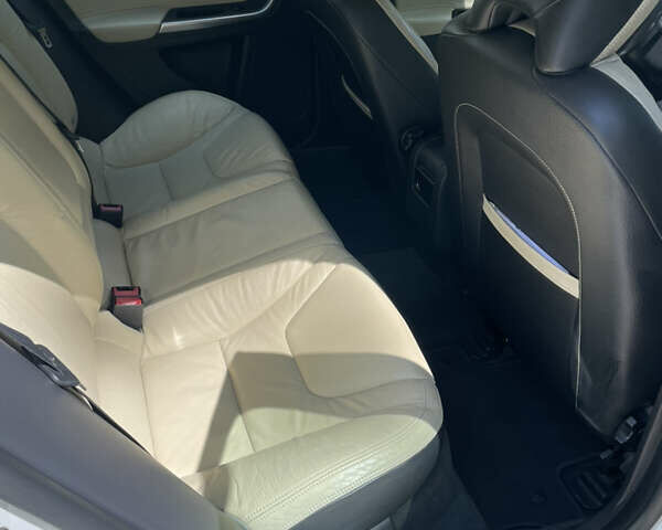 Вольво С60, об'ємом двигуна 1.98 л та пробігом 285 тис. км за 10000 $, фото 16 на Automoto.ua