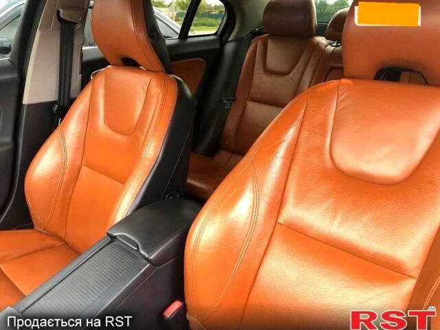 Вольво С60, объемом двигателя 3 л и пробегом 260 тыс. км за 10000 $, фото 3 на Automoto.ua