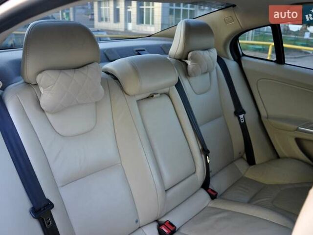 Вольво С60, об'ємом двигуна 2.52 л та пробігом 207 тис. км за 8500 $, фото 26 на Automoto.ua